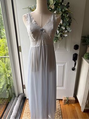 Lace Bodice Sheer Maxi Chemise - Light Gray